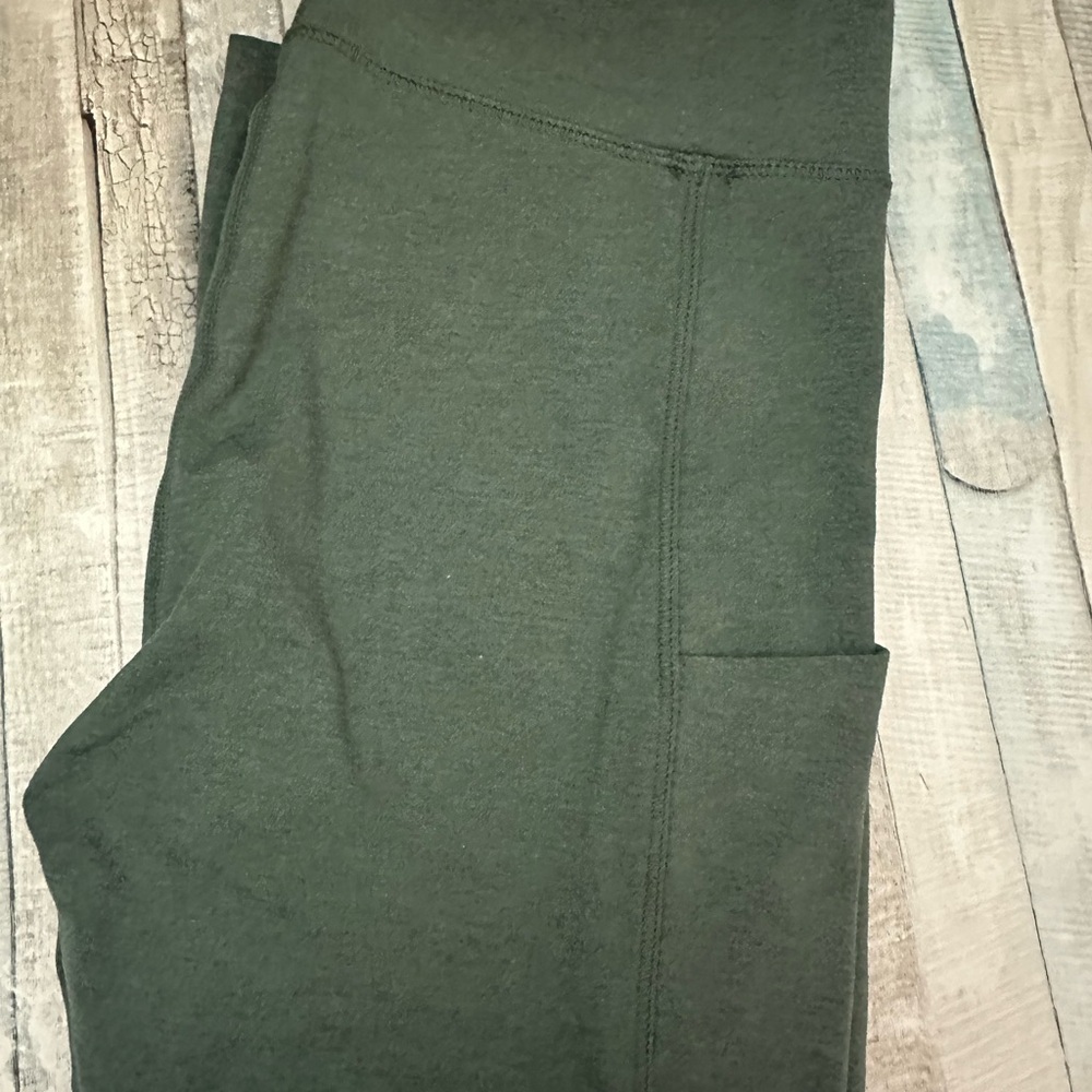 Vuori Leggings Olive Green Size XS